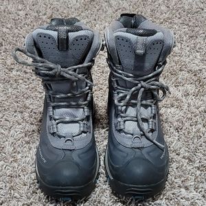 Columbia snow boots